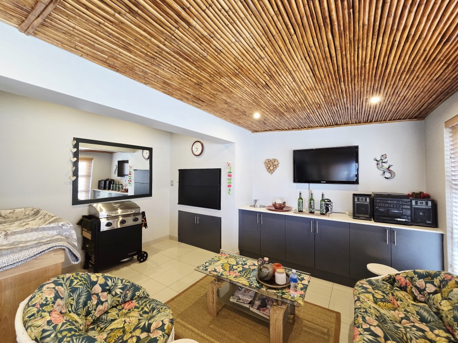 3 Bedroom Property for Sale in Kraaibosch Country Estate Western Cape